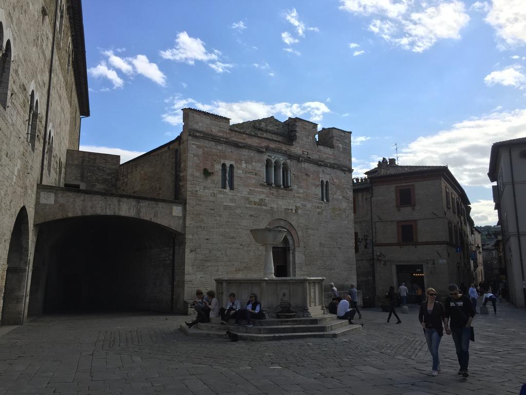 Hotel Palazzo Brunamonti Bevagna Exterior photo